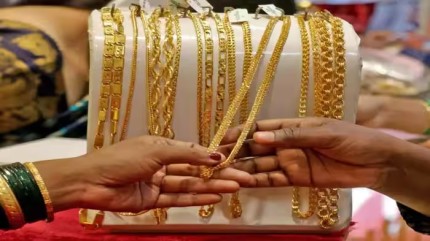 Gold Rate Rise: ಚಿನ್ನದ ಬೆಲೆ ಒಂದೇ ದಿನಕ್ಕೆ ಬರೋಬ್ಬರಿ 4300 ರೂ. ಜಂಪ್: ಬೆಳ್ಳಿಯೂ 10 ಸಾವಿರ ದುಬಾರಿ! ಎಷ್ಟಾಗಿದೆ ಗೊತ್ತಾ ಇಂದಿನ ಚಿನ್ನ-ಬೆಳ್ಳಿ ದರ?